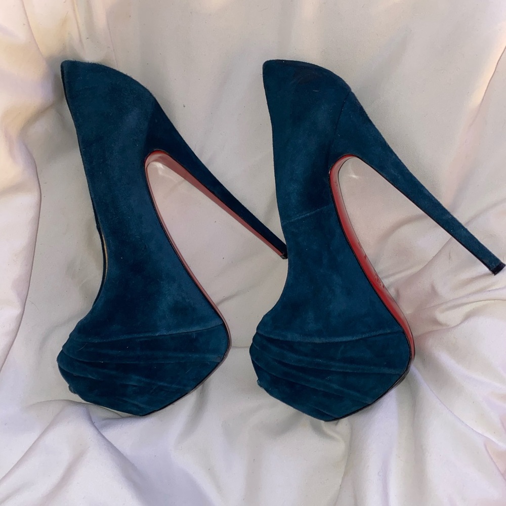 Louboutin Suede Daffodil Peep Toe Platform Pump